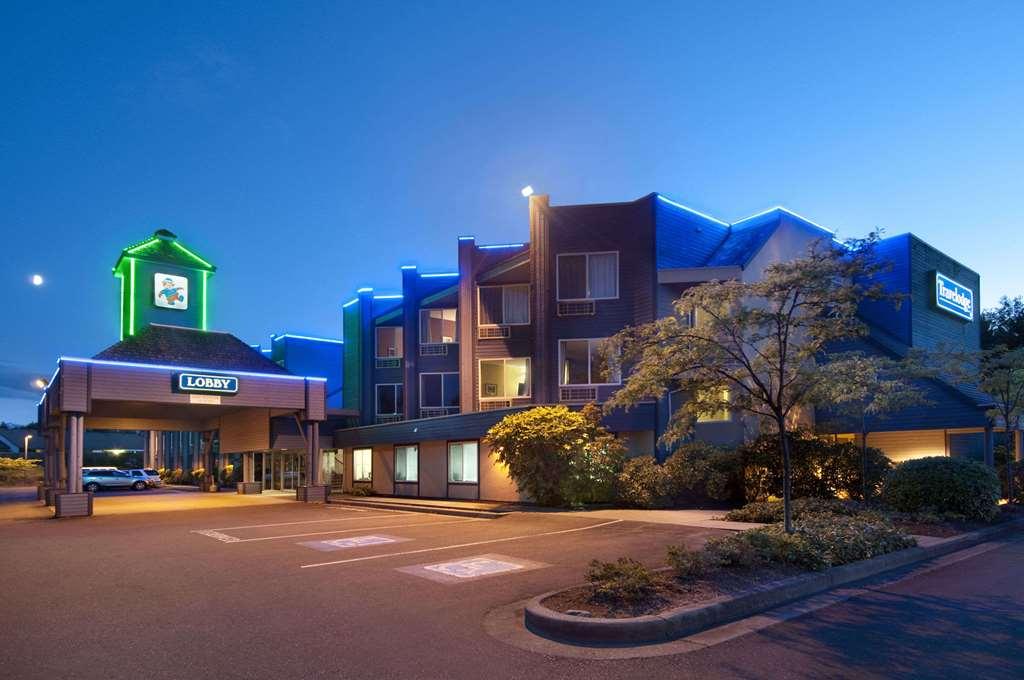 Hotel Feng, BW Signature Collection Parksville Exterior photo