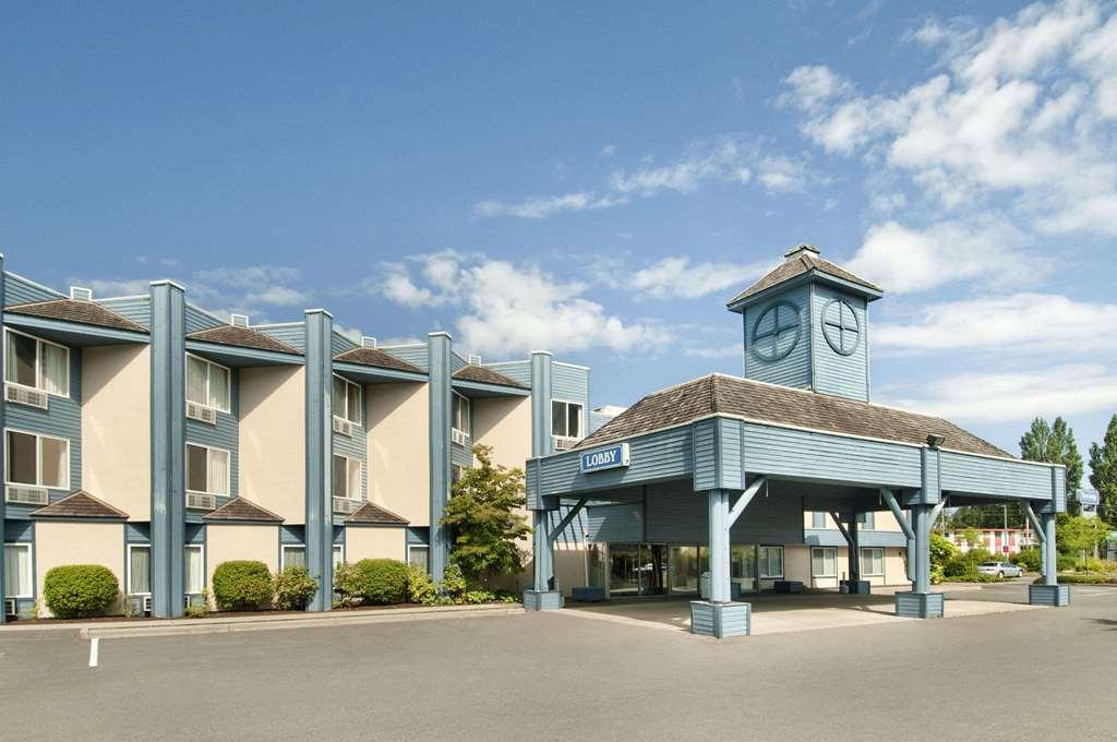 Hotel Feng, BW Signature Collection Parksville Exterior photo
