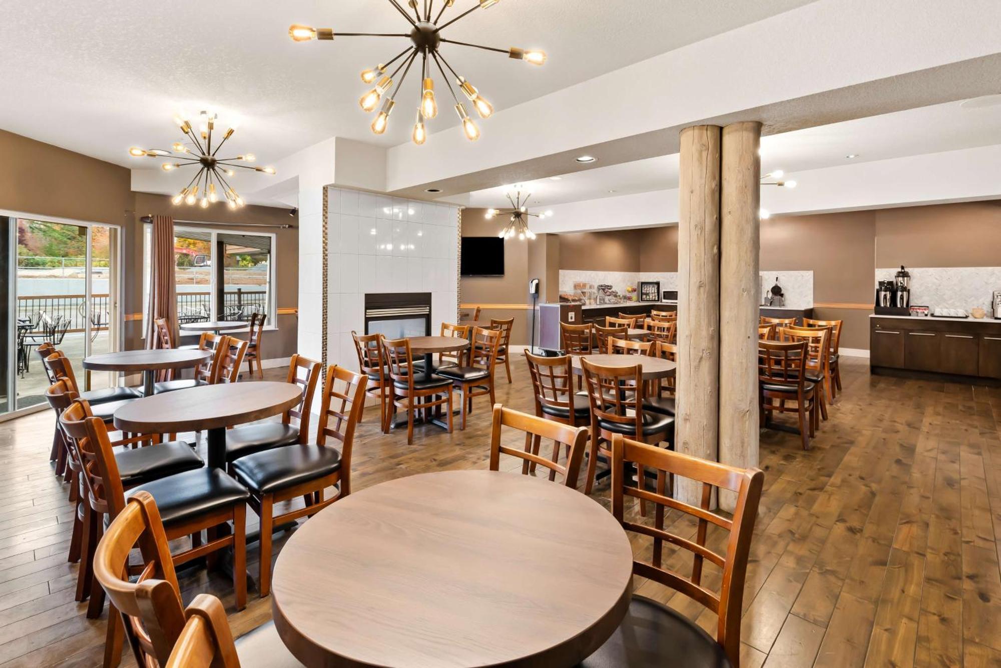 Hotel Feng, BW Signature Collection Parksville Exterior photo
