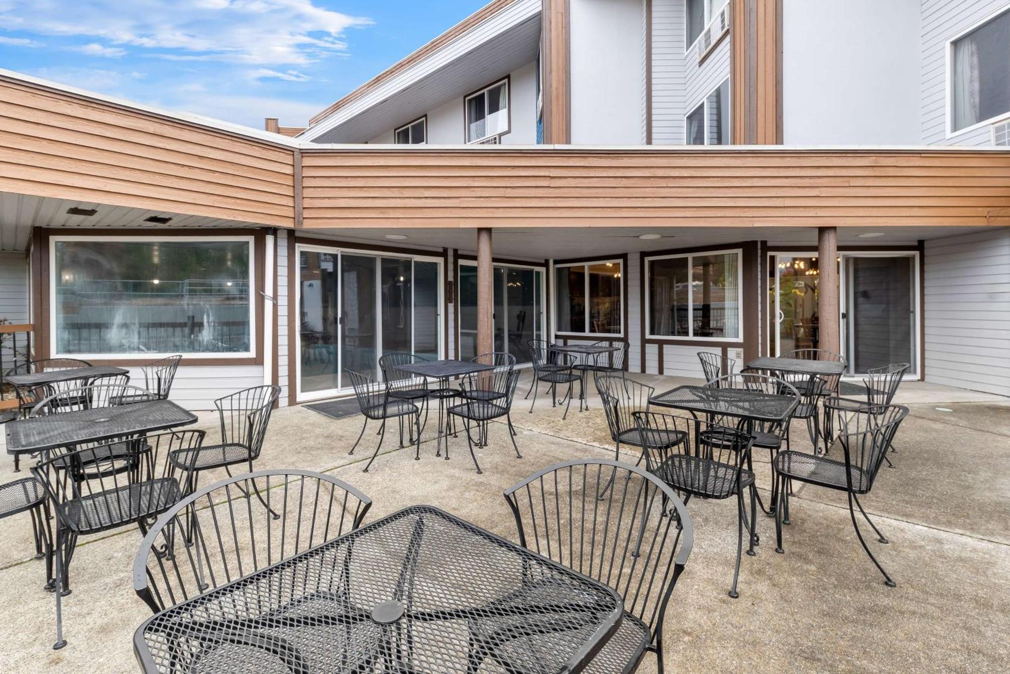 Hotel Feng, BW Signature Collection Parksville Exterior photo