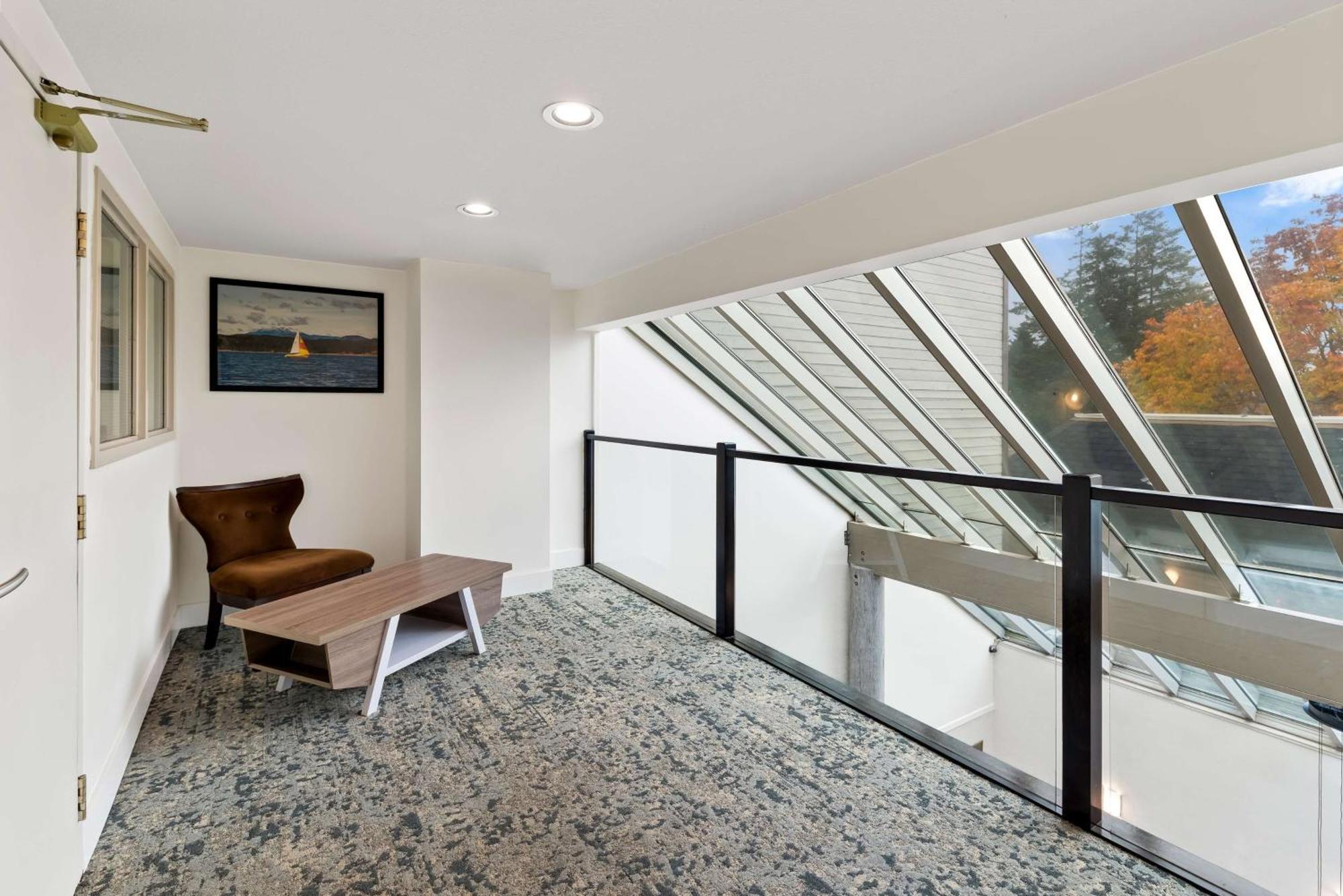 Hotel Feng, BW Signature Collection Parksville Exterior photo